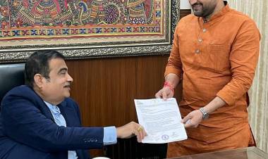 पुणे-मुंबई महामार्गावर ठिकठिकाणी उड्डाणपुल बनविण्याची आमदार शेळके यांची मागणी