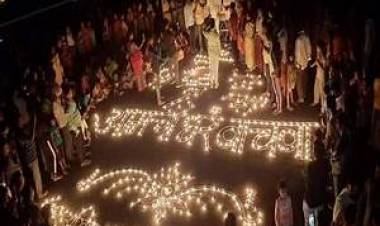 पुण्यात नागरिकांनी केली निषेधाच्या पणत्या पेटवत दिवाळी साजरी