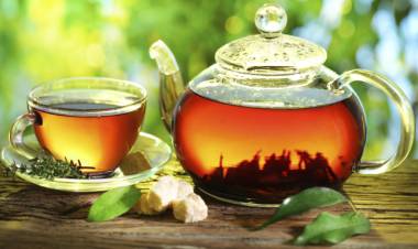 Weight Loss: दालचिनीसोबत घरातीलच या गोष्टी घालून बनवा स्पेशल चहा