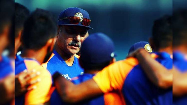 रवी शास्त्रींचं भारतीय क्रिकेट संघावर टीका करणाऱ्यांना सडेतोड उत्तर !